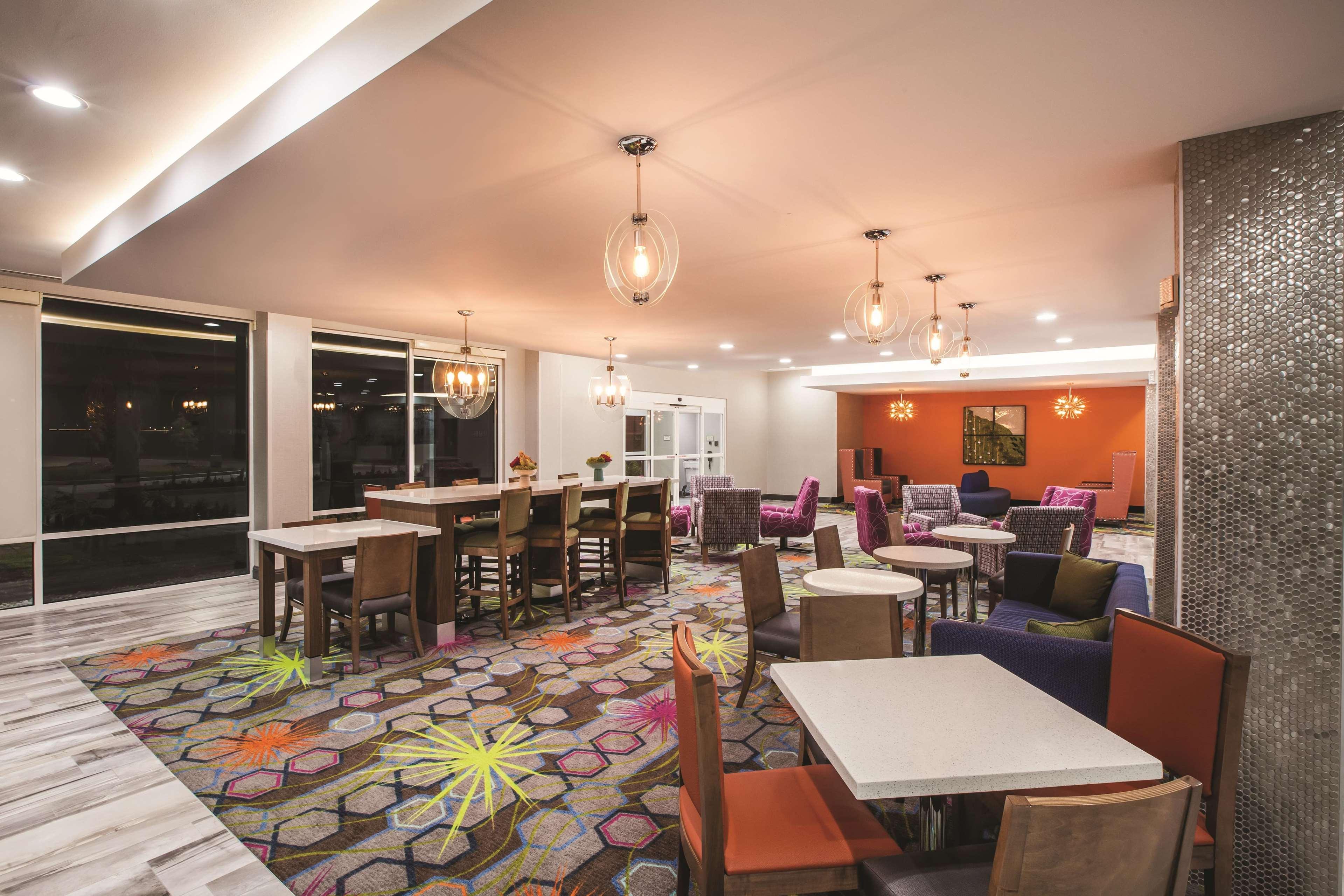 La Quinta & La Hotel